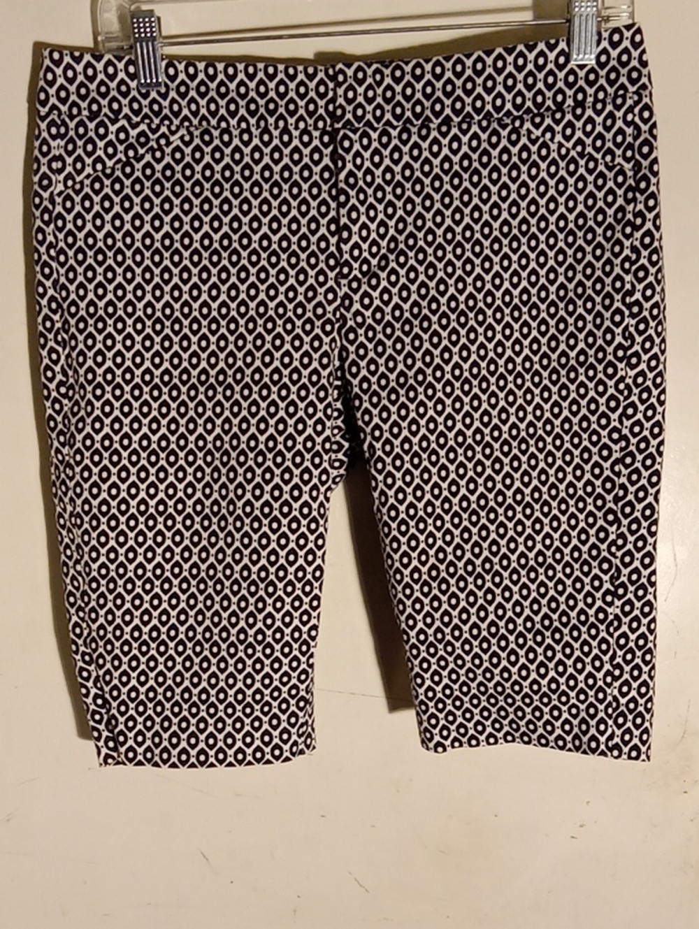 Women's Shorts Good Stretch Fake Pockets In The Back And Front Leg In Seam 11 In